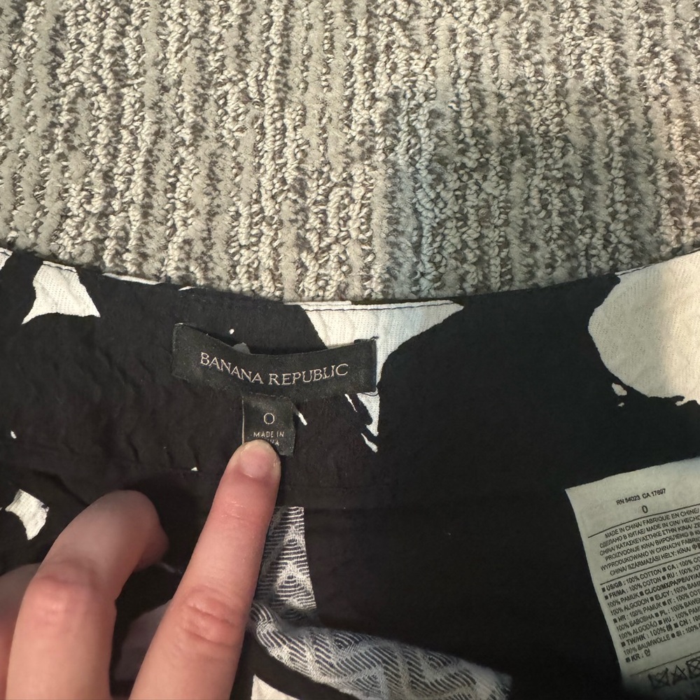 Banana Republic Dress Shorts - Picture 6 of 8
